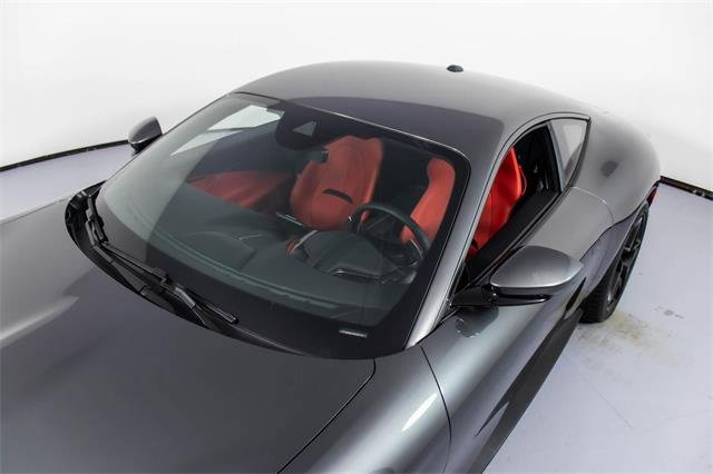 Certified 2024 Ferrari Roma image 31