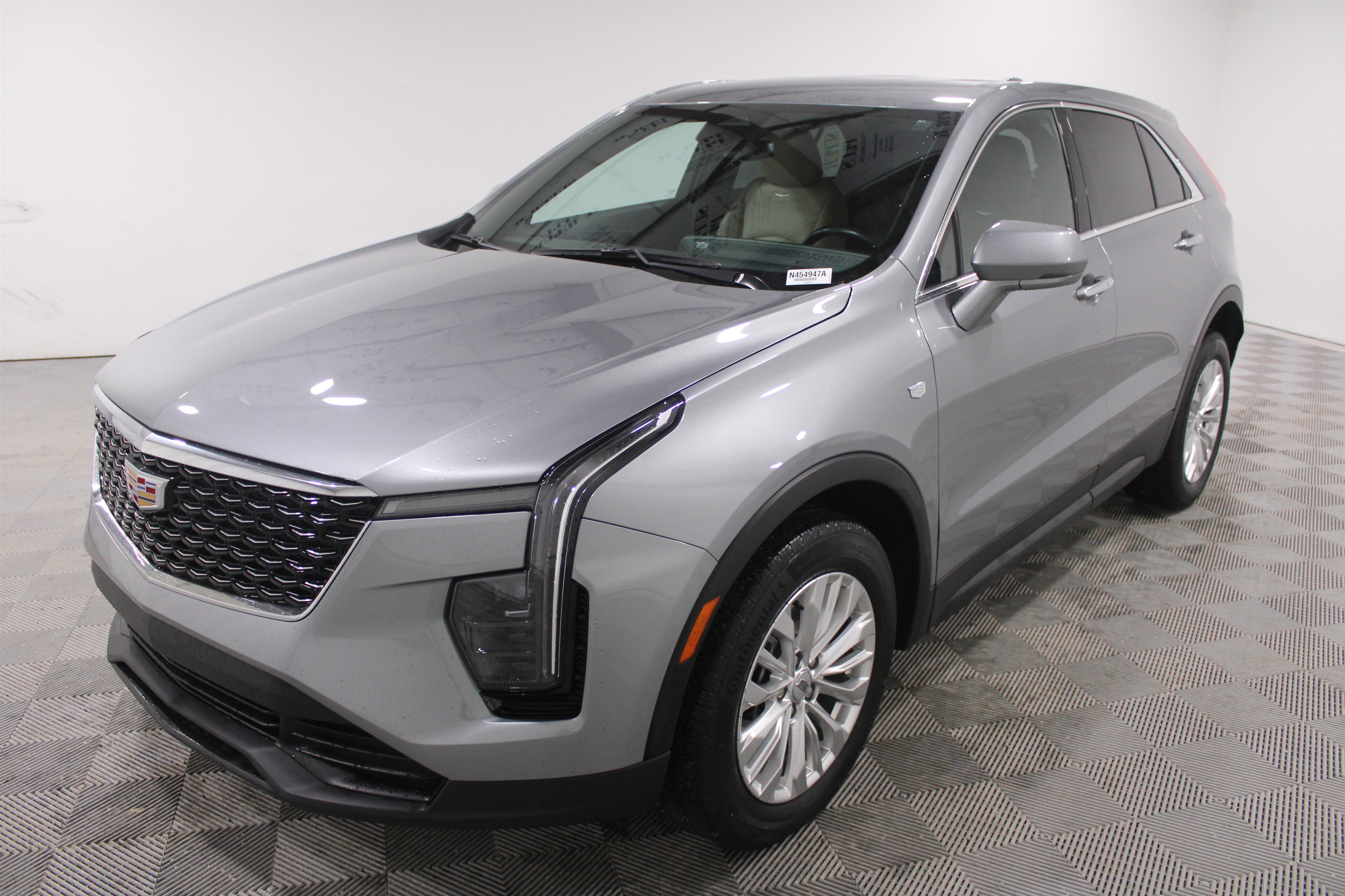 Used 2024 Cadillac XT4 Luxury w/ Cold Weather Package image 31
