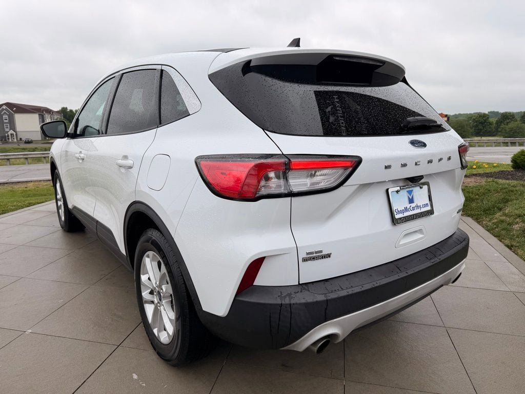 Used 2020 Ford Escape SE FWD image 3