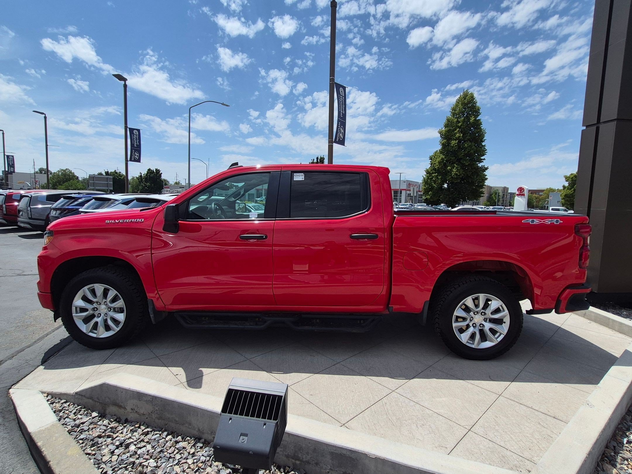 Used 2022 Chevrolet Silverado 1500 Custom AWD/4WD image 9