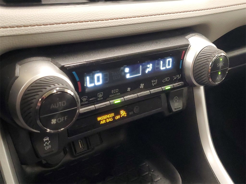 Used 2022 Toyota RAV4 XLE image 30