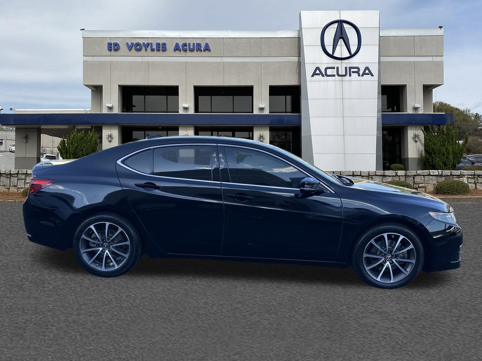 Used 2015 Acura TLX V6 w/ Technology Package FWD image 4