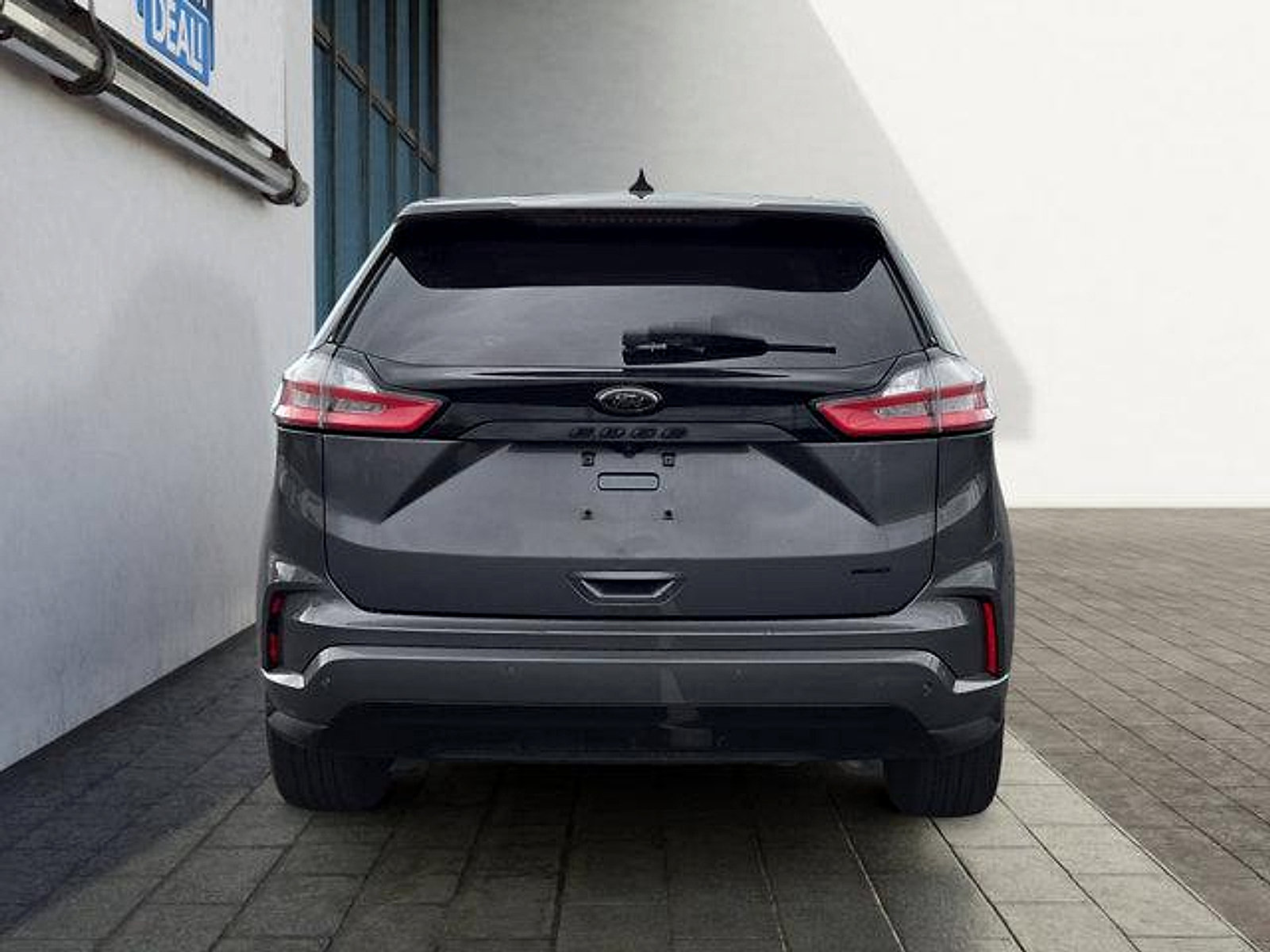 Used 2022 Ford Edge SE w/ Black Appearance Package AWD/4WD image 4