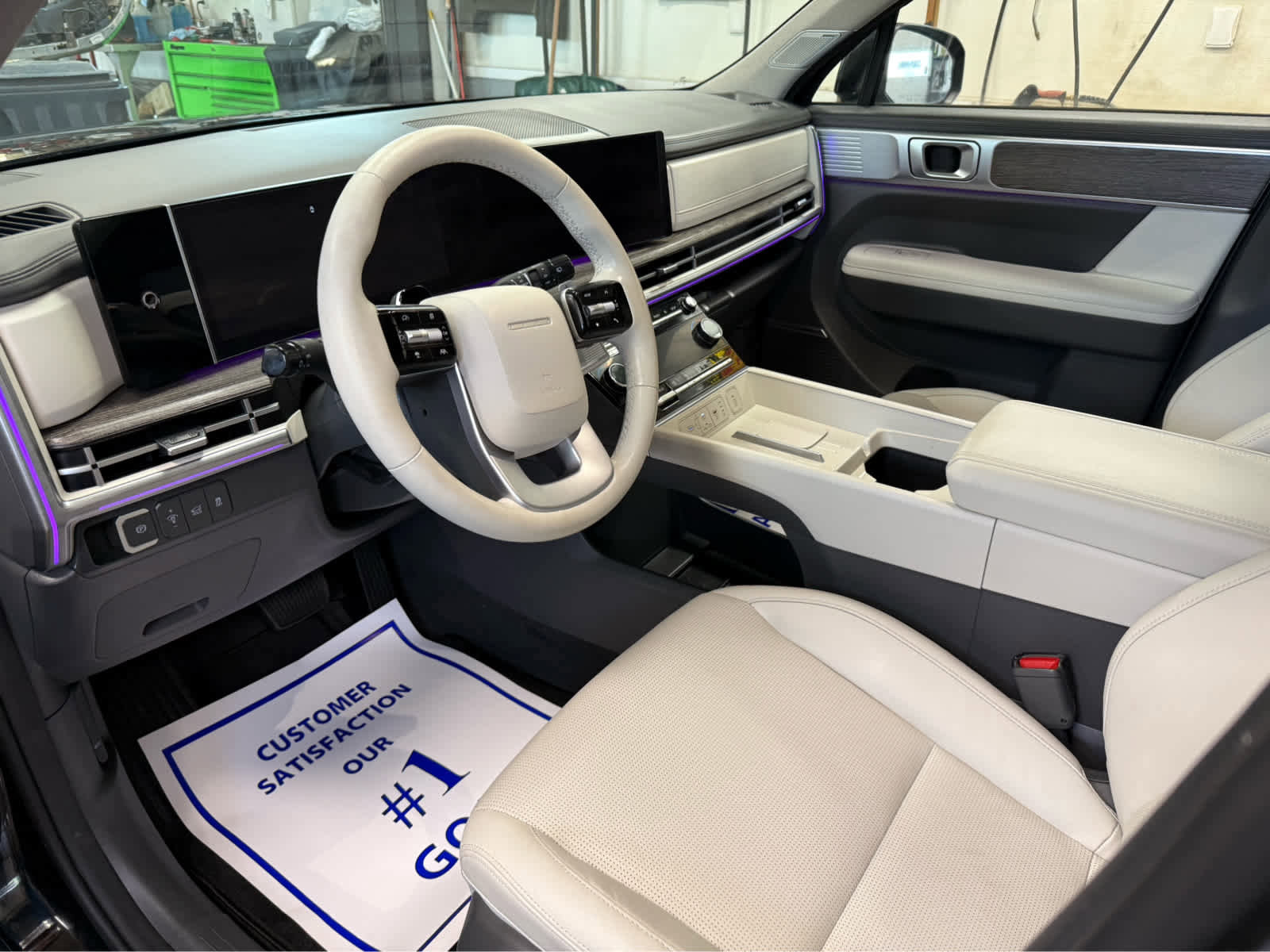 Used 2024 Hyundai Santa Fe Limited image 9