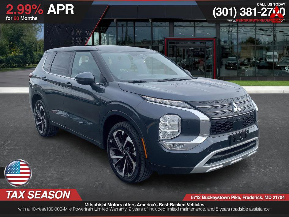 Used 2024 Mitsubishi Outlander SE image 1