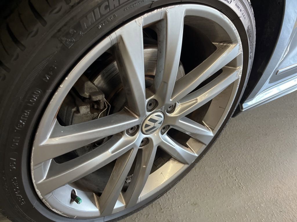 Used 2017 Volkswagen Passat 1.8T R-Line image 11