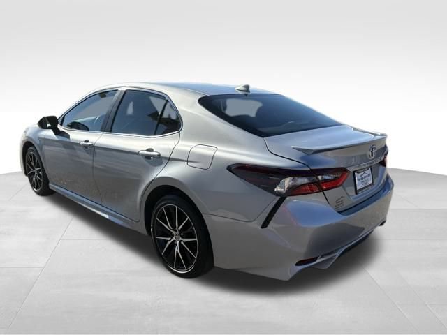 Used 2024 Toyota Camry SE image 7