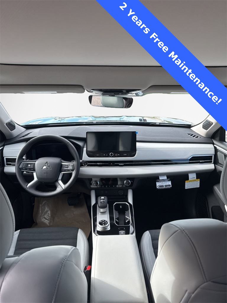 New 2025 Mitsubishi Outlander SE image 36