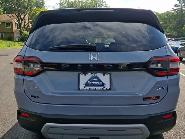 Certified 2025 Honda Pilot TrailSport image 5