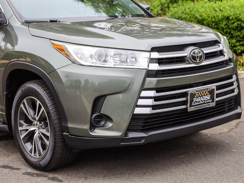 Used 2017 Toyota Highlander LE AWD/4WD image 9