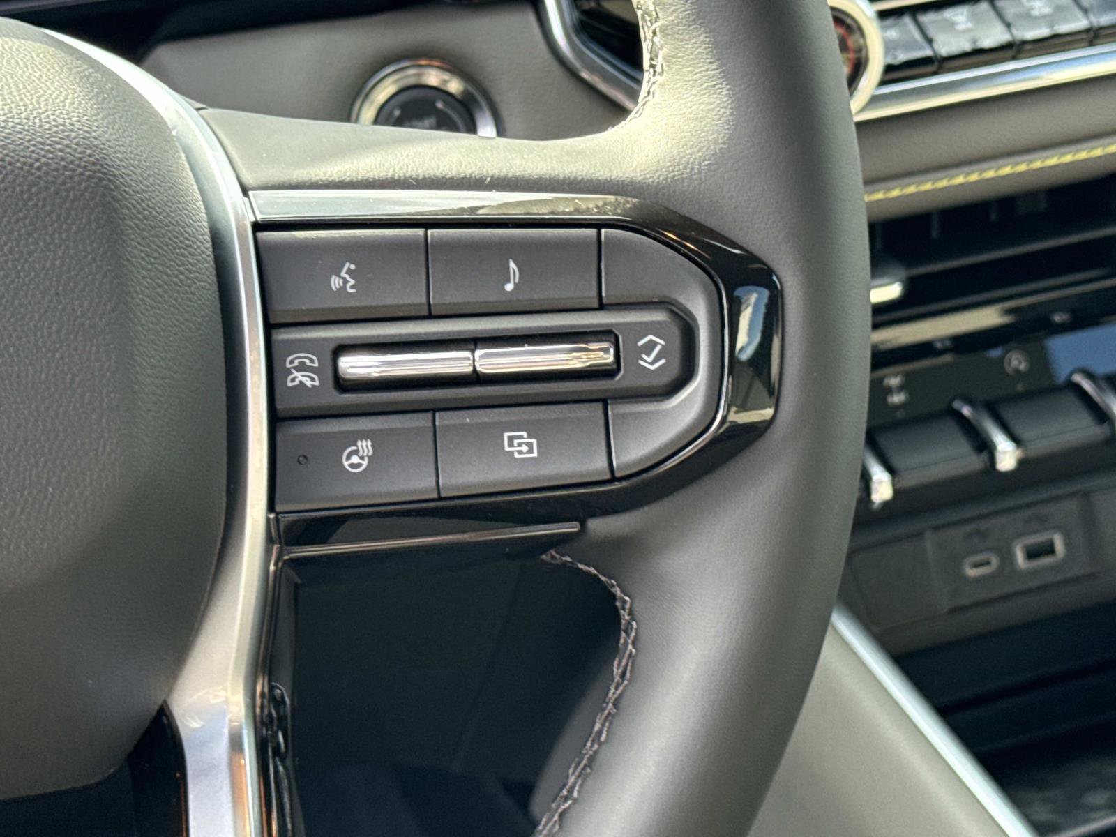 New 2026 Chevrolet Colorado ZR2 w/ Technology Package image 23