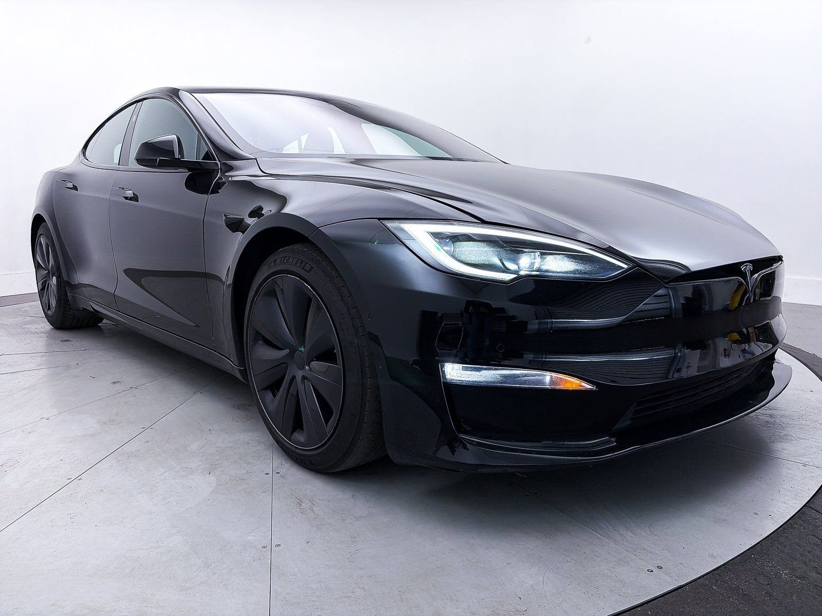 Used 2022 Tesla Model S image 10