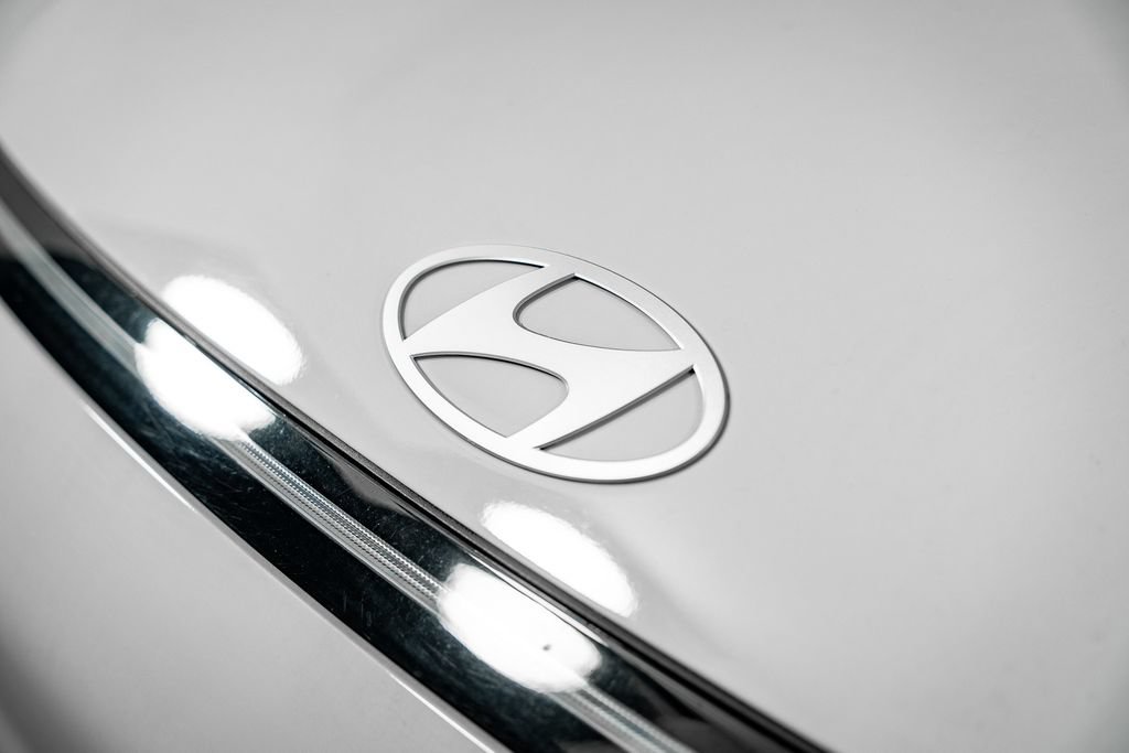 Certified 2025 Hyundai Kona SEL FWD image 17