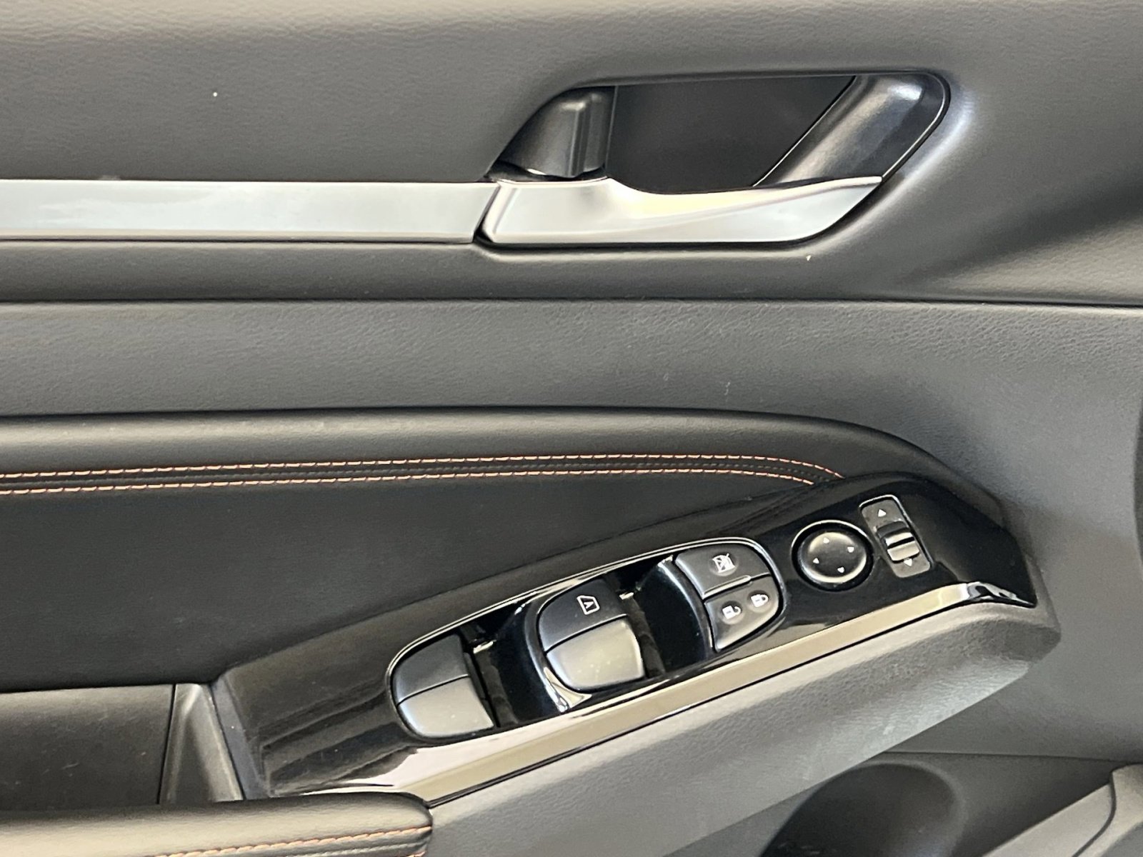 Used 2023 Nissan Altima 2.5 SR image 13