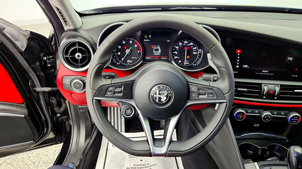 Used 2018 Alfa Romeo Giulia image 13