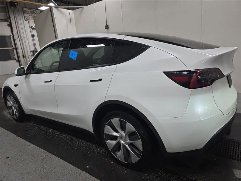 Used 2023 Tesla Model Y Long Range image 2