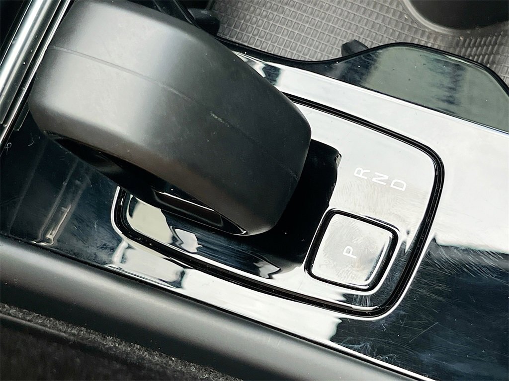 Used 2023 Volvo XC40 Recharge Ultimate image 17