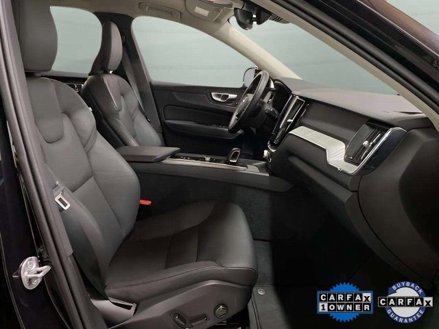 Used 2025 Volvo XC60 B5 Plus image 23