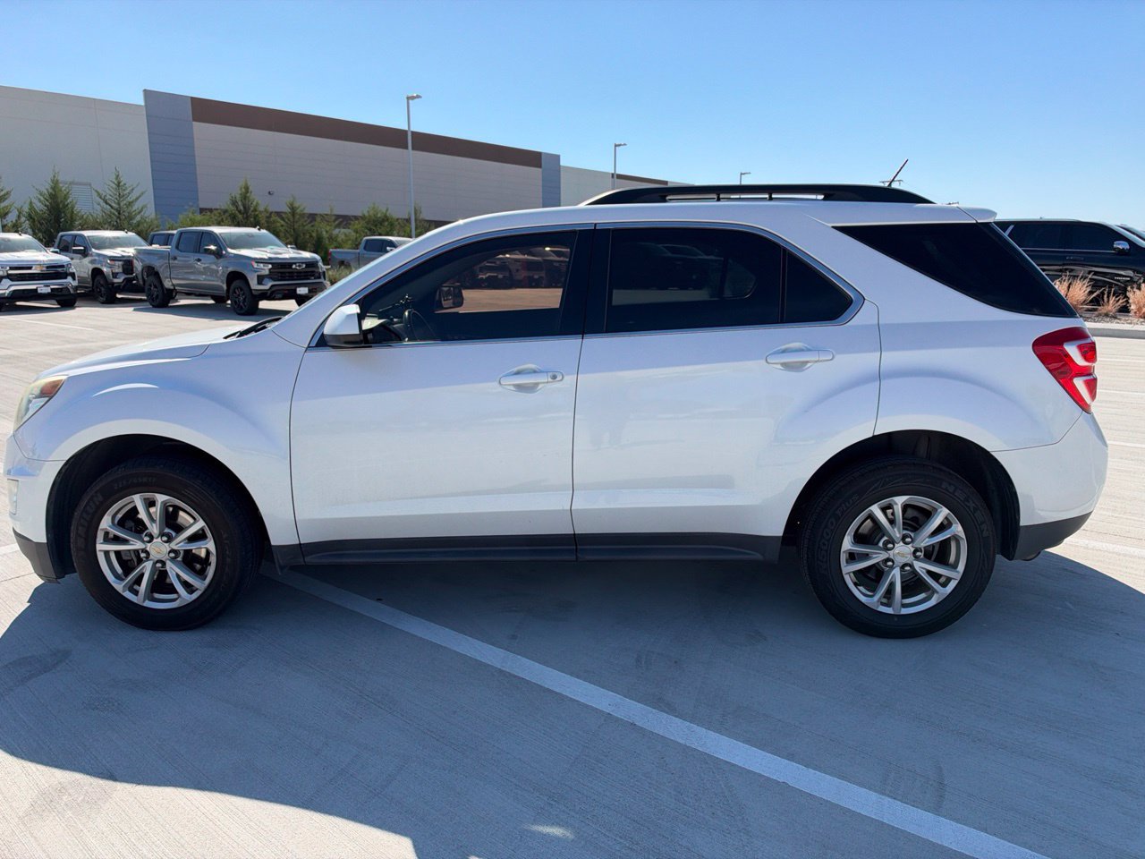 Used 2017 Chevrolet Equinox LT w/ Convenience Package FWD image 8