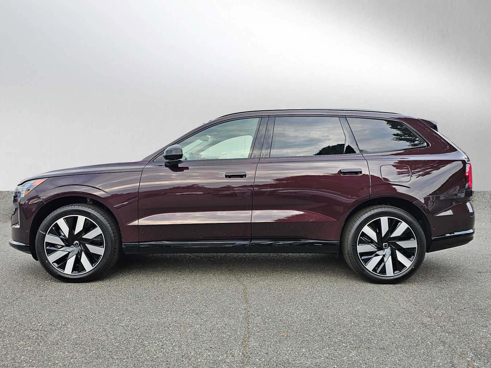 New 2025 Volvo EX90 Ultra w/ Protection Package Premier AWD/4WD image 4