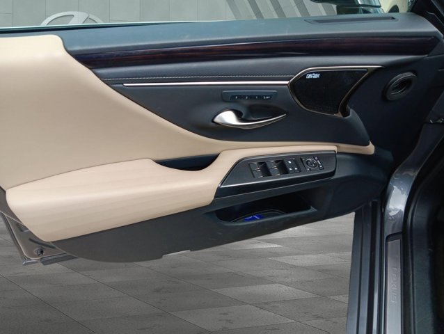 Certified 2021 Lexus ES 350 Ultra Luxury w/ Accessory Package 2 image 10