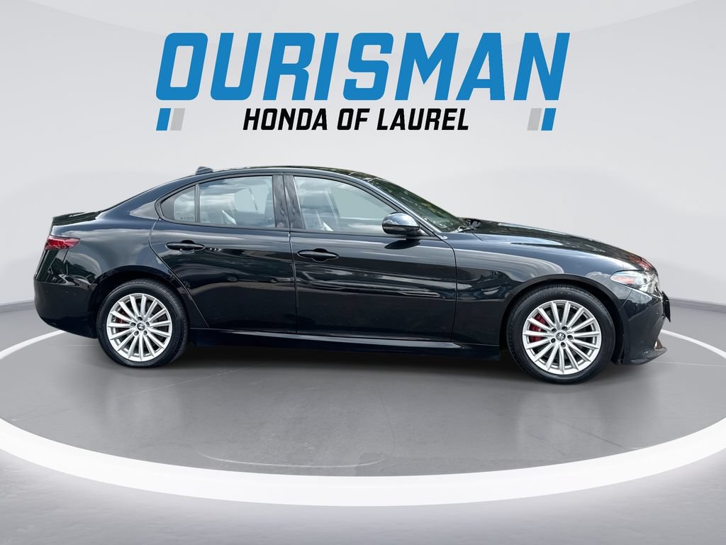 Used 2023 Alfa Romeo Giulia Sprint AWD/4WD image 9