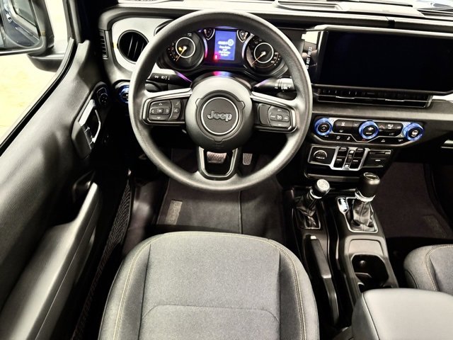 Used 2025 Jeep Gladiator Sport image 11