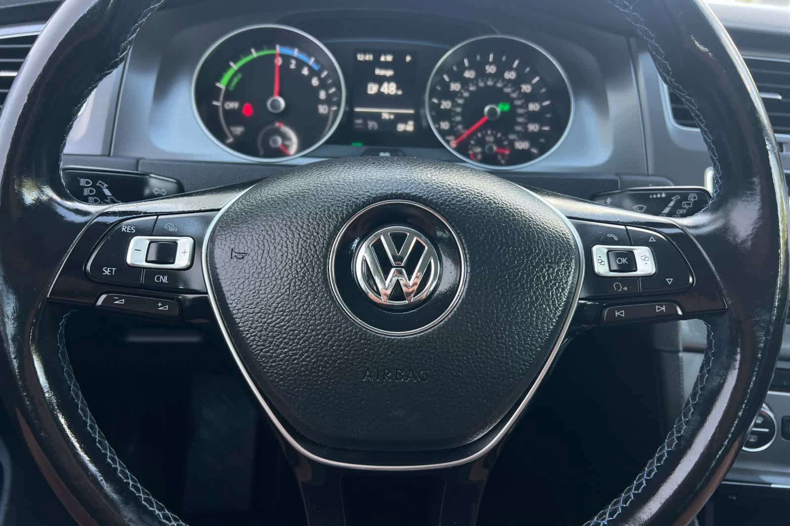 Used 2015 Volkswagen e-Golf SEL Premium FWD image 29
