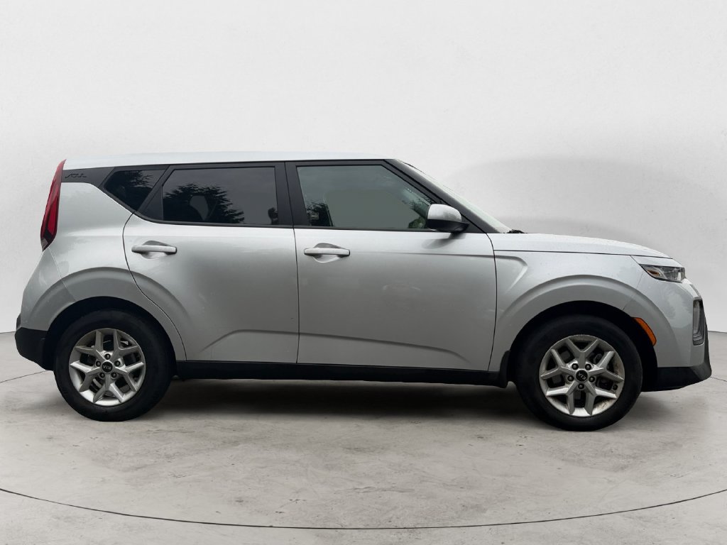Used 2020 Kia Soul S FWD image 4