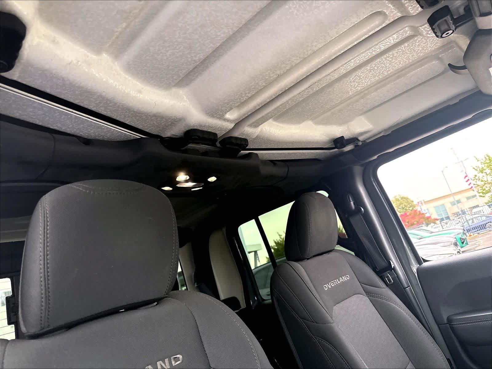 Used 2020 Jeep Gladiator Overland AWD/4WD image 30