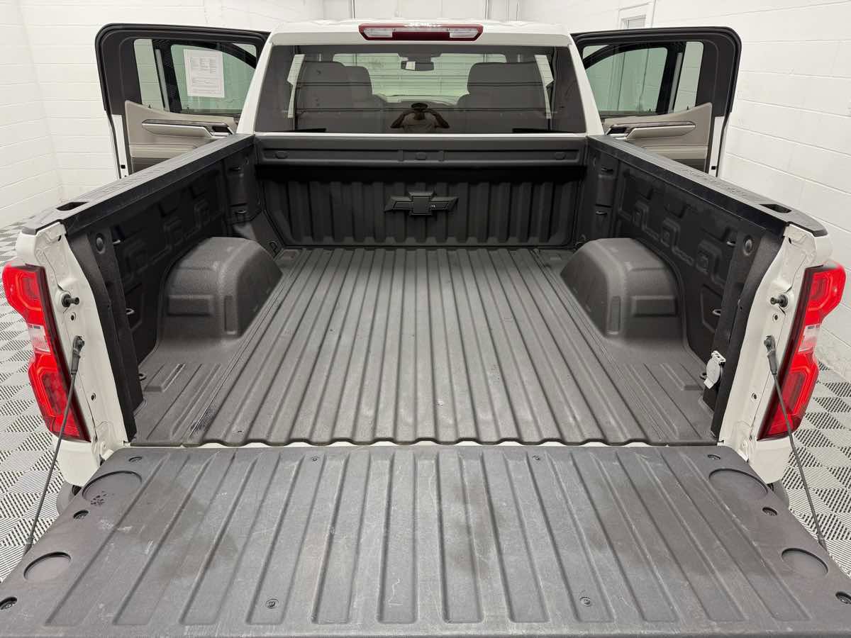 Used 2022 Chevrolet Silverado 1500 LTZ image 31