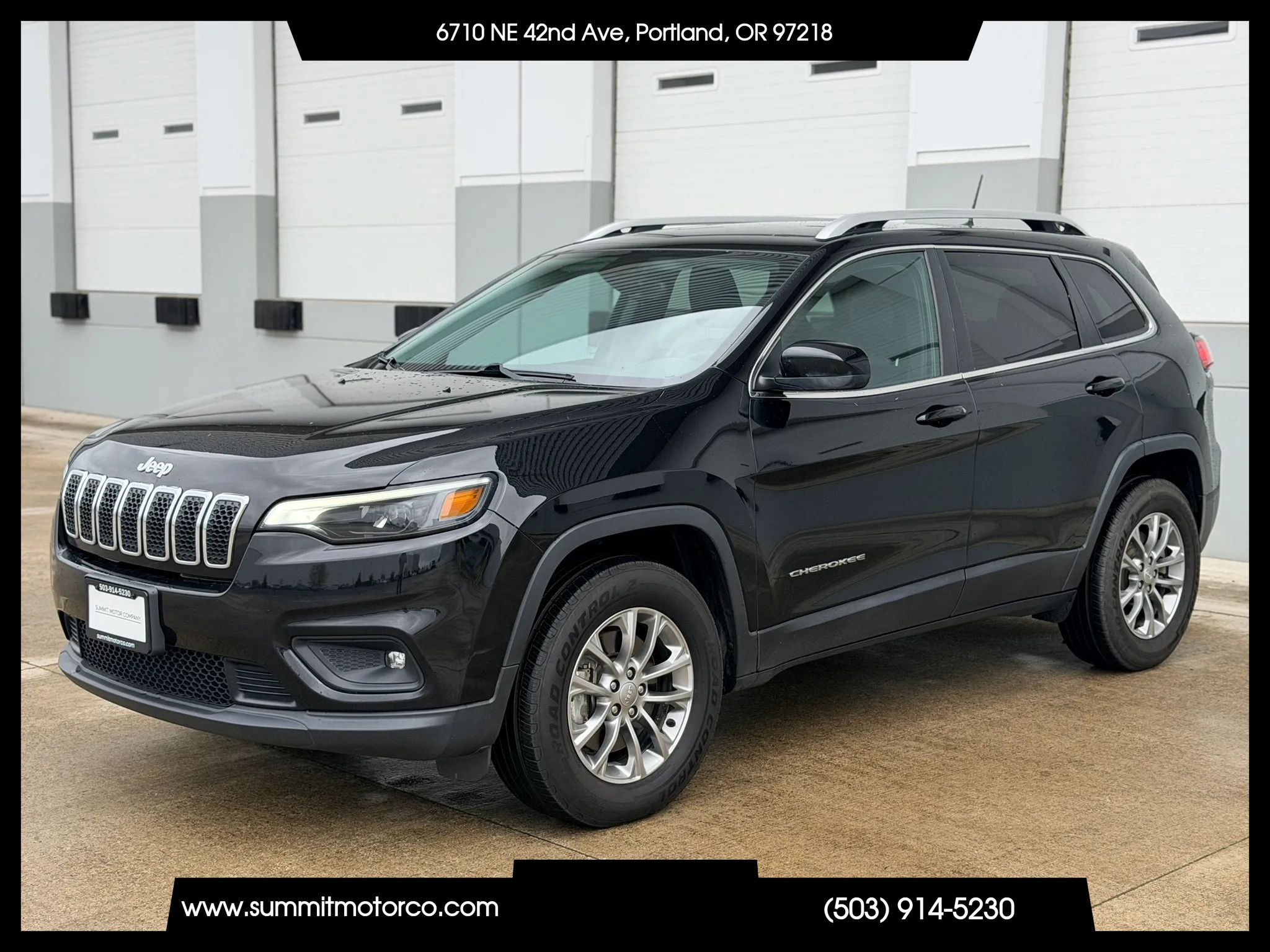 Used 2019 Jeep Cherokee Latitude Plus w/ Cold Weather Group AWD/4WD image 1