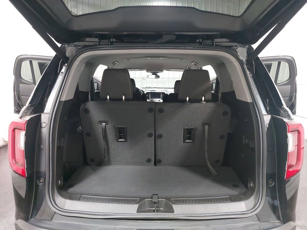 Used 2023 GMC Acadia SLE w/ Driver Convenience Package image 13