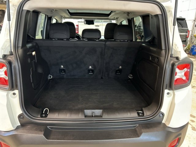 Used 2023 Jeep Renegade Latitude w/ Sun/Sound Group image 9