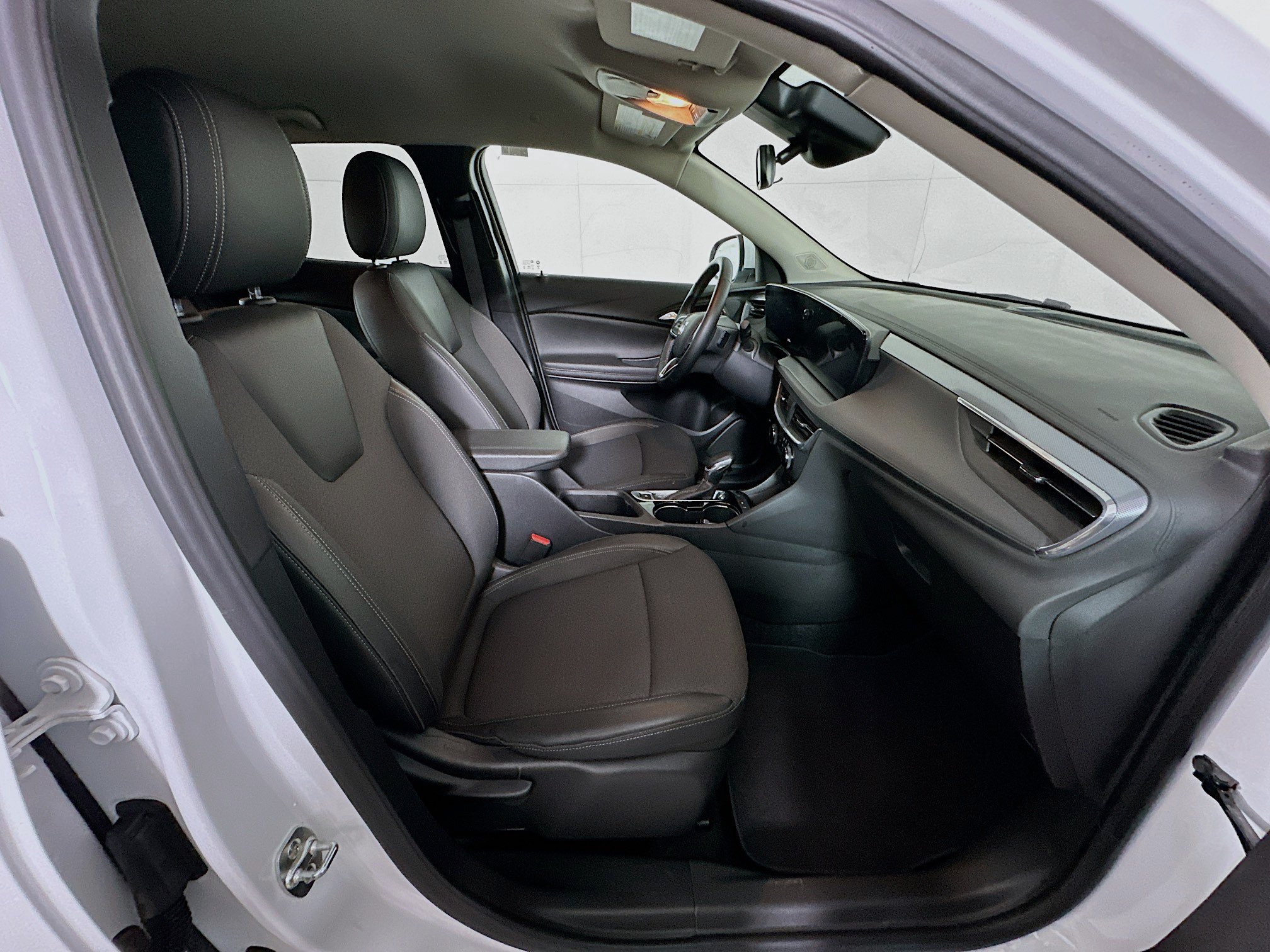 Used 2025 Buick Encore GX Preferred FWD image 29