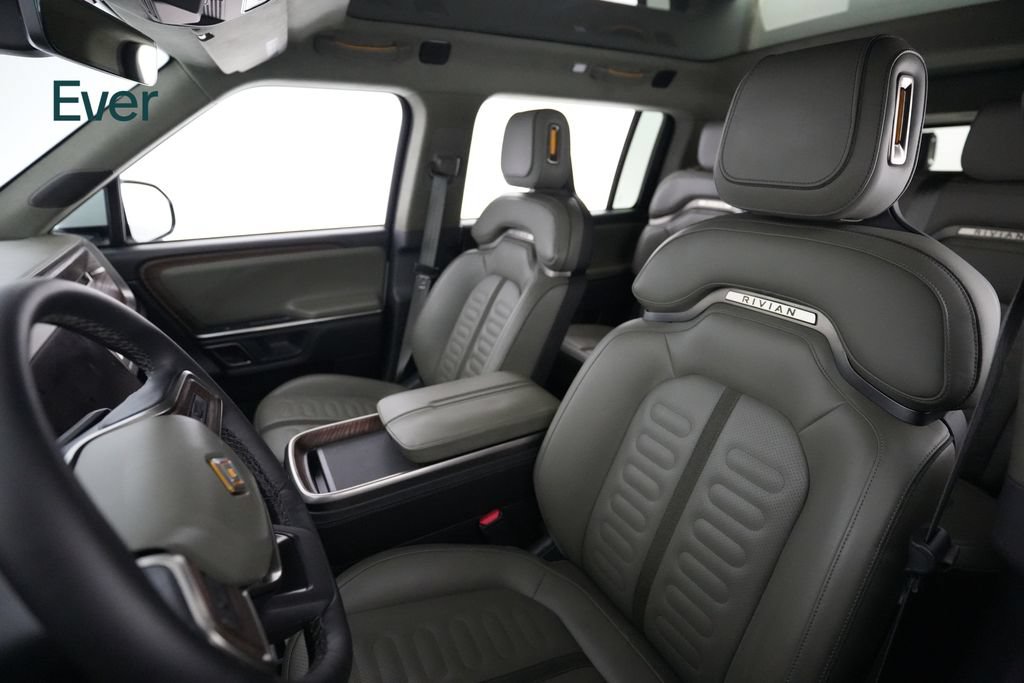 Used 2024 Rivian R1S Adventure AWD/4WD image 4