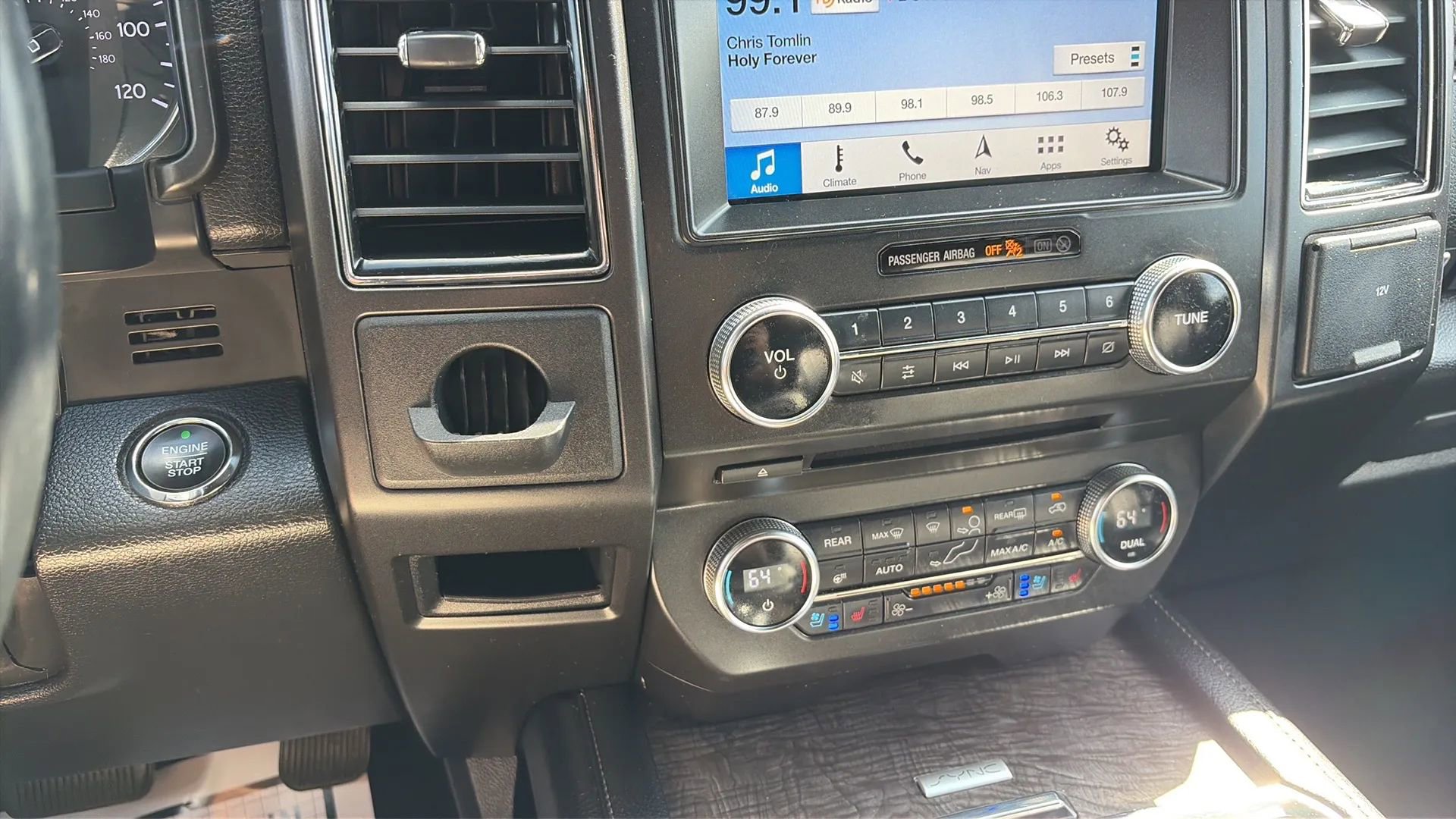 Used 2018 Ford Expedition Limited image 27