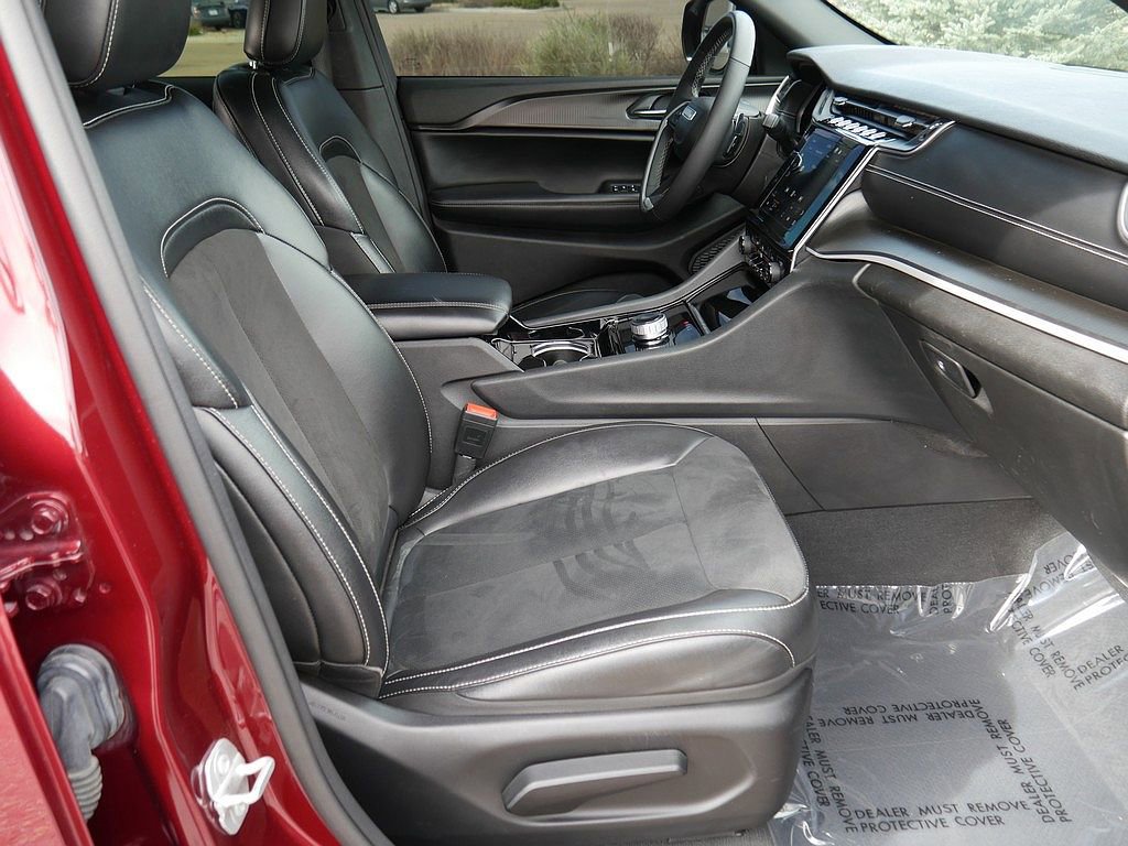 Used 2023 Jeep Grand Cherokee Altitude image 55