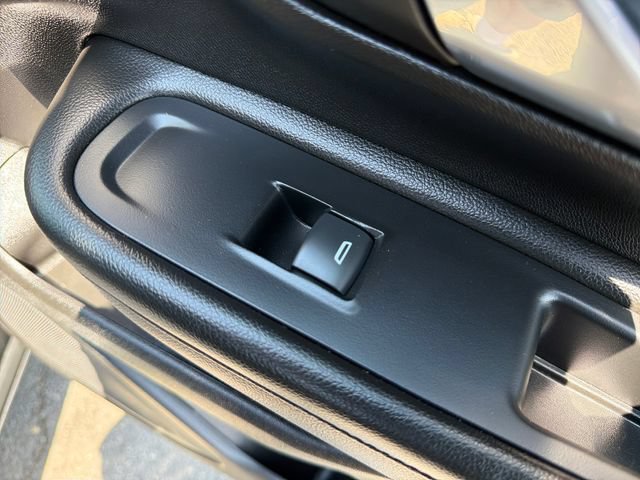 Used 2023 GMC Terrain SLE w/ Driver Convenience Package FWD image 23