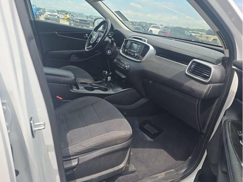 Used 2016 Kia Sorento FWD w/ LX Convenience Package image 16