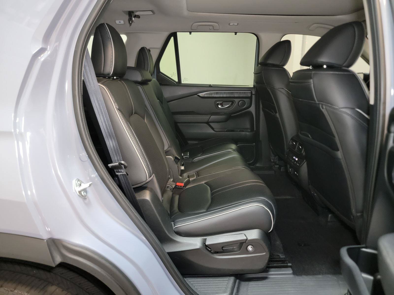 Used 2023 Honda Pilot Elite image 35