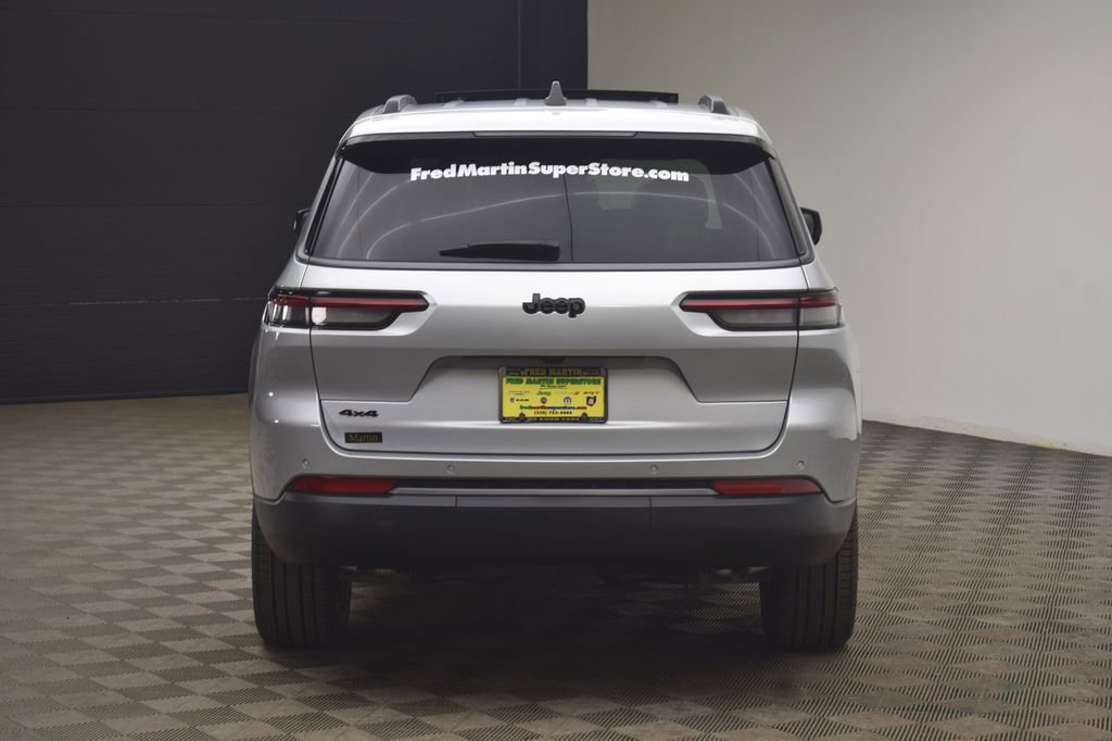 New 2026 Jeep Grand Cherokee L Limited w/ Limited Altitude Package image 12