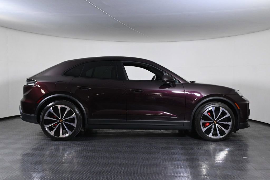 Certified 2025 Porsche Macan 4S Electric image 8