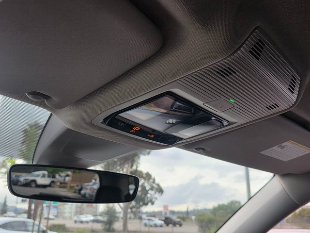 Used 2024 Volkswagen Atlas SE image 34