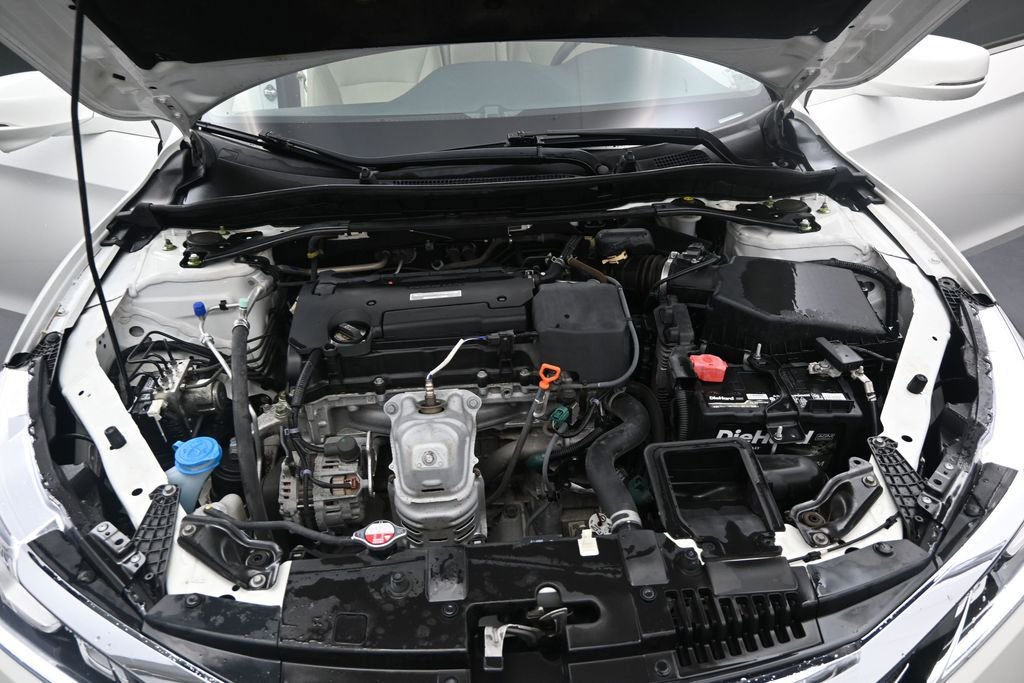 Used 2017 Honda Accord EX image 11