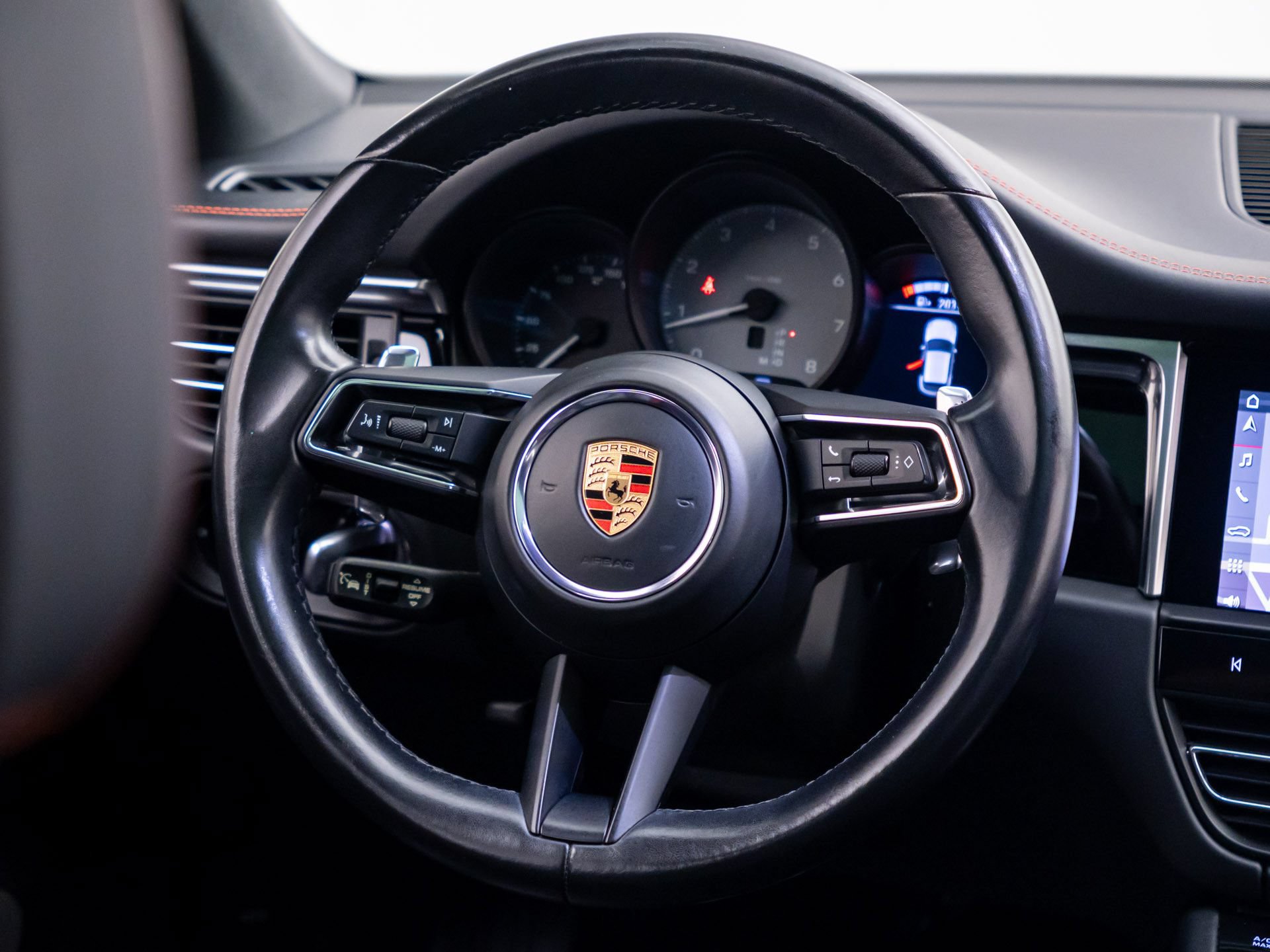 Certified 2023 Porsche Macan S AWD/4WD image 12