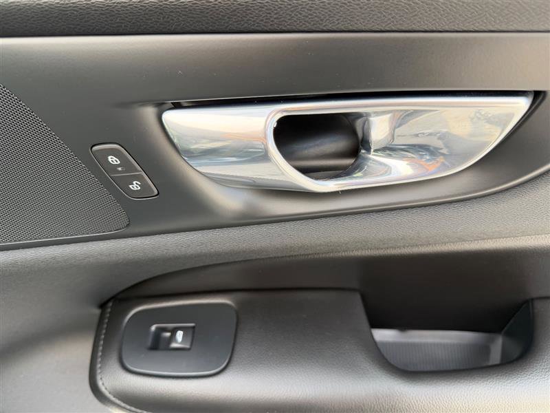 Used 2023 Volvo S60 B5 Core image 36