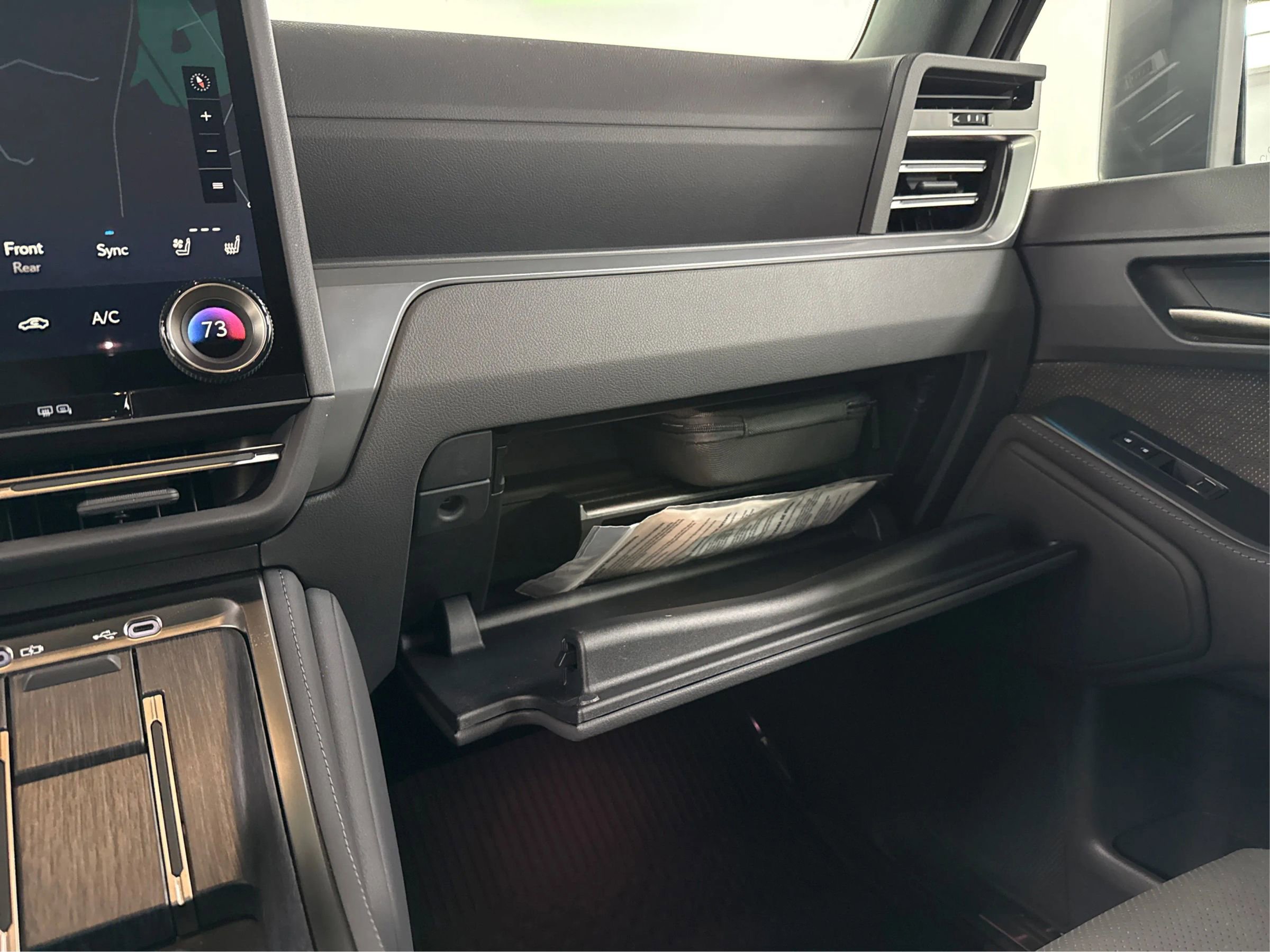 Used 2025 Lexus GX 550 w/ Accessory Package (2T) AWD/4WD image 30