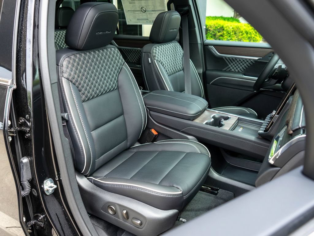New 2026 GMC Acadia Denali w/ Super Cruise Package AWD/4WD image 9