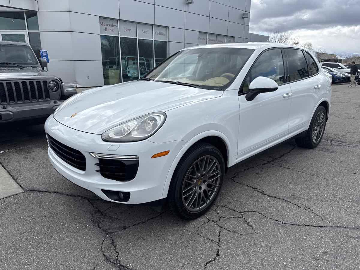 Used 2017 Porsche Cayenne image 2